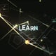 Réseau lumineux composé de points et lignes reliés avec les mots "LEARN" et "HOW TO" flottant dans un espace sombre.